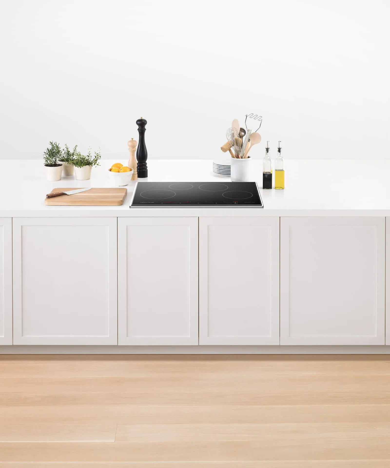 Fisher & Paykel CI304PTX4 Induction Cooktop. 30. 4 Zones
