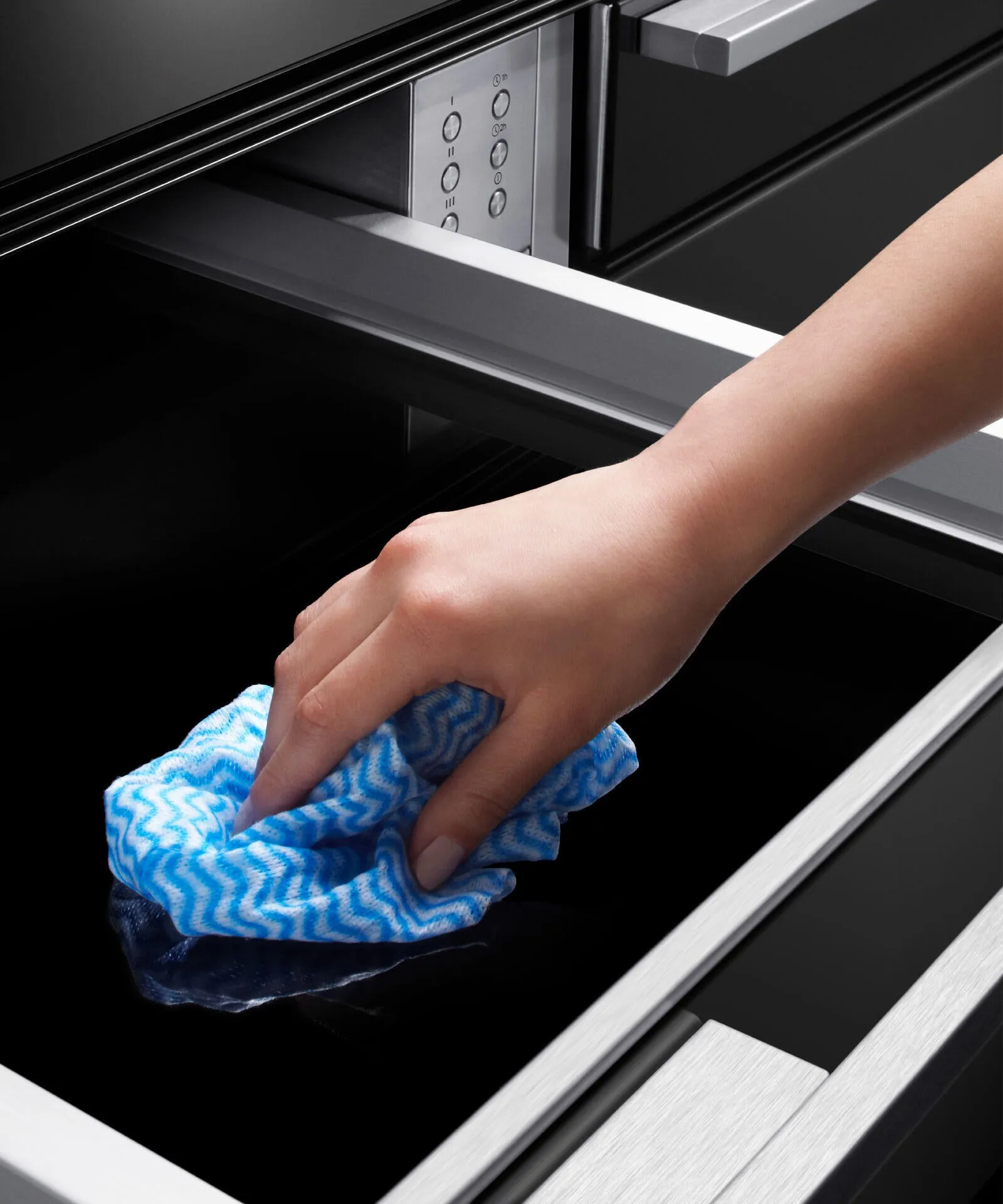 Fisher & Paykel WB24SDEB2 Warming Drawer. 24