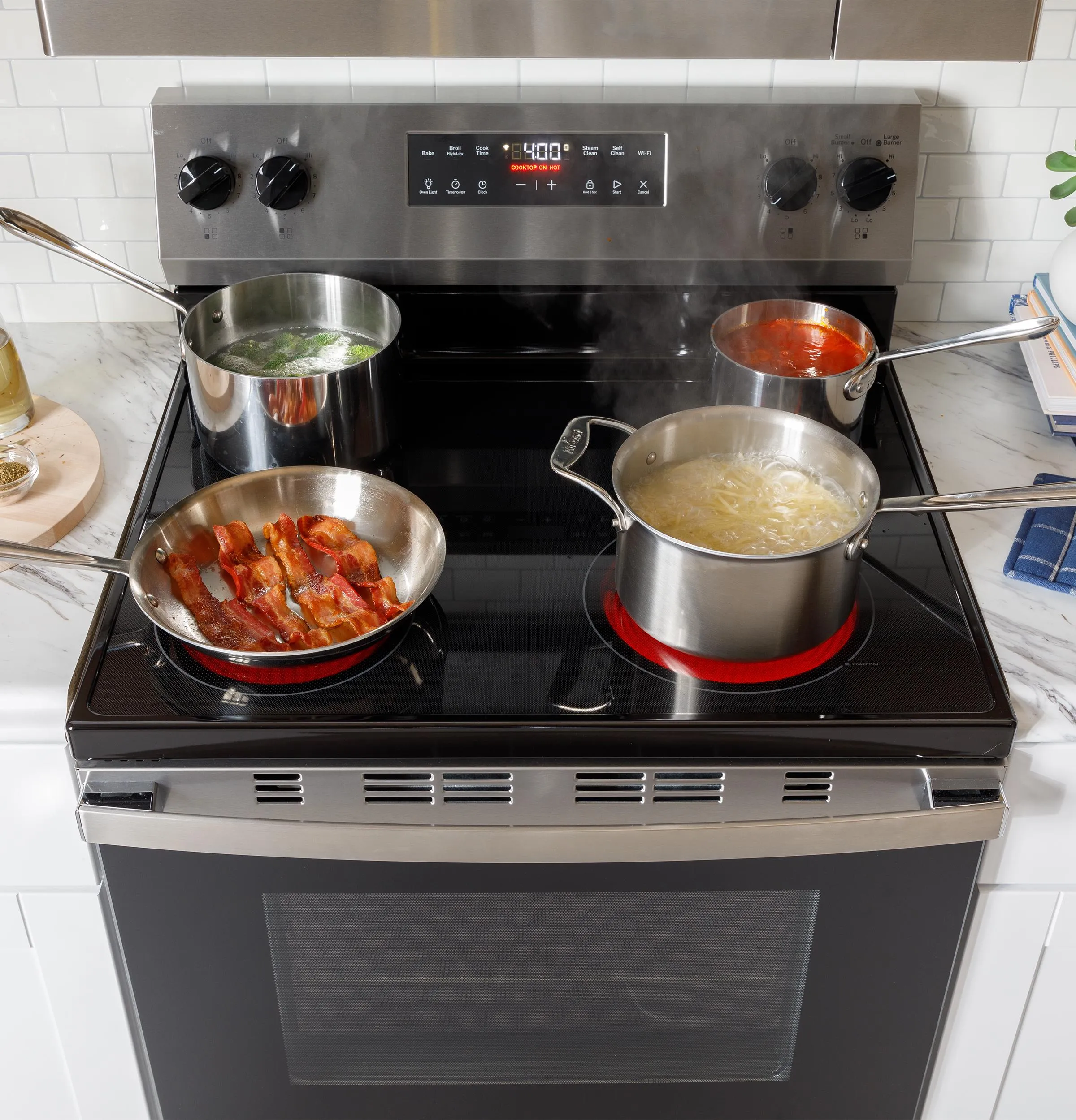 Ge Appliances GRF400PVWW Ge 30 Free-Standing Electric Range