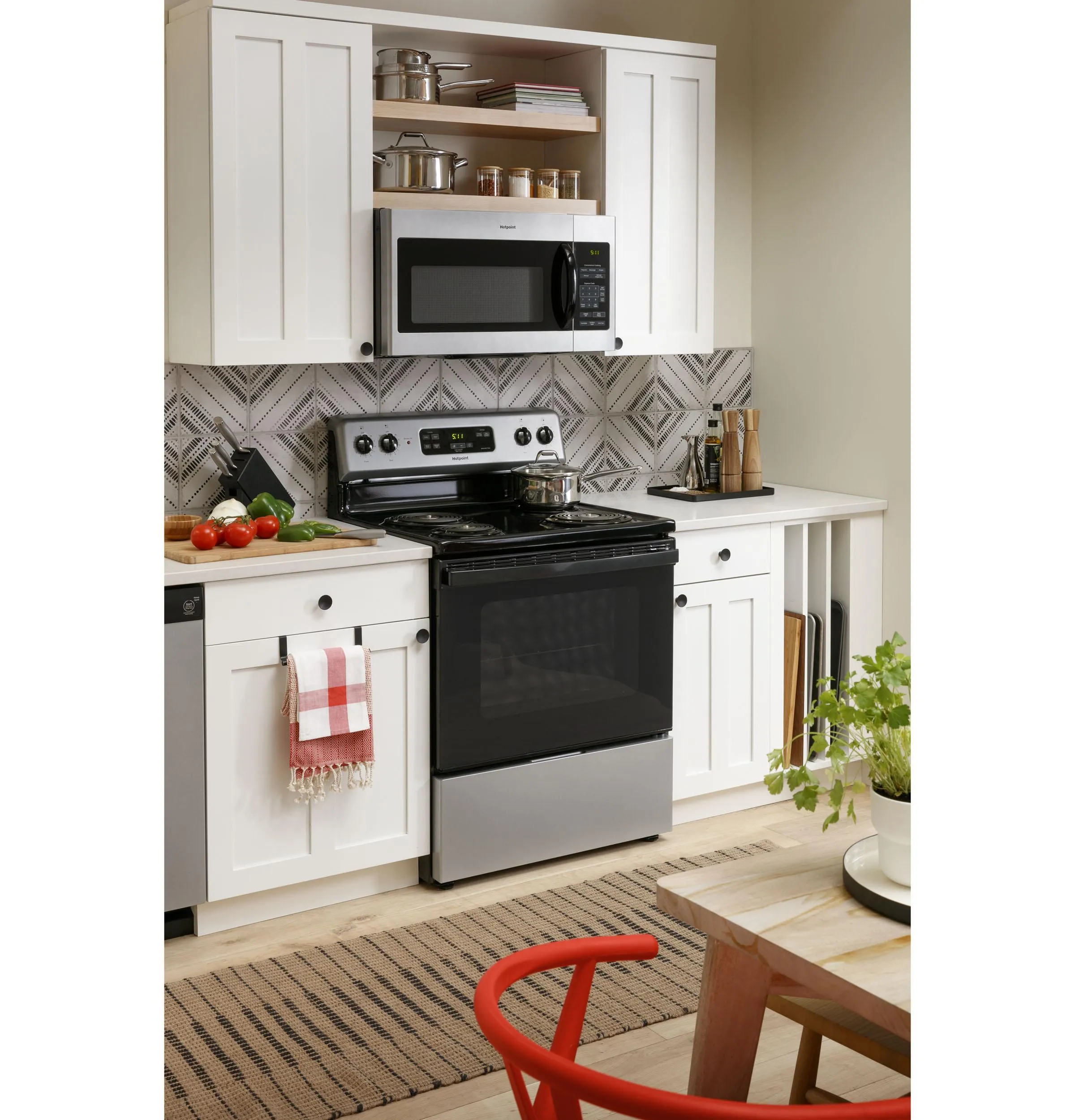 Hotpoint RVM5160MPSA Hotpoint 1.6 Cu. Ft. Over-The-Range Microwave Oven