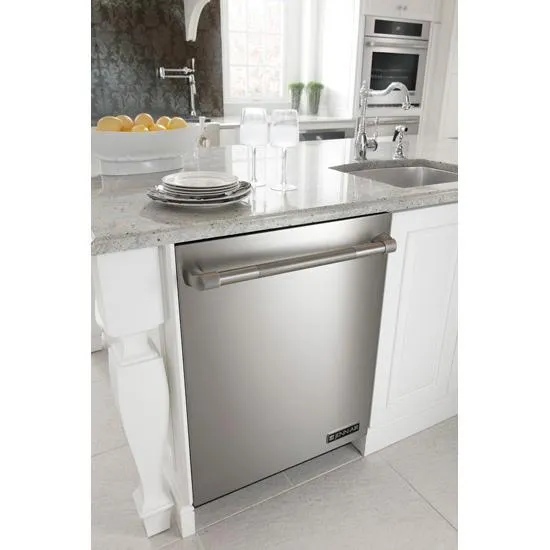 Jennair JJW3430WP Single Wall Oven With V2 Vertical Dual-Fan Convection System. 30