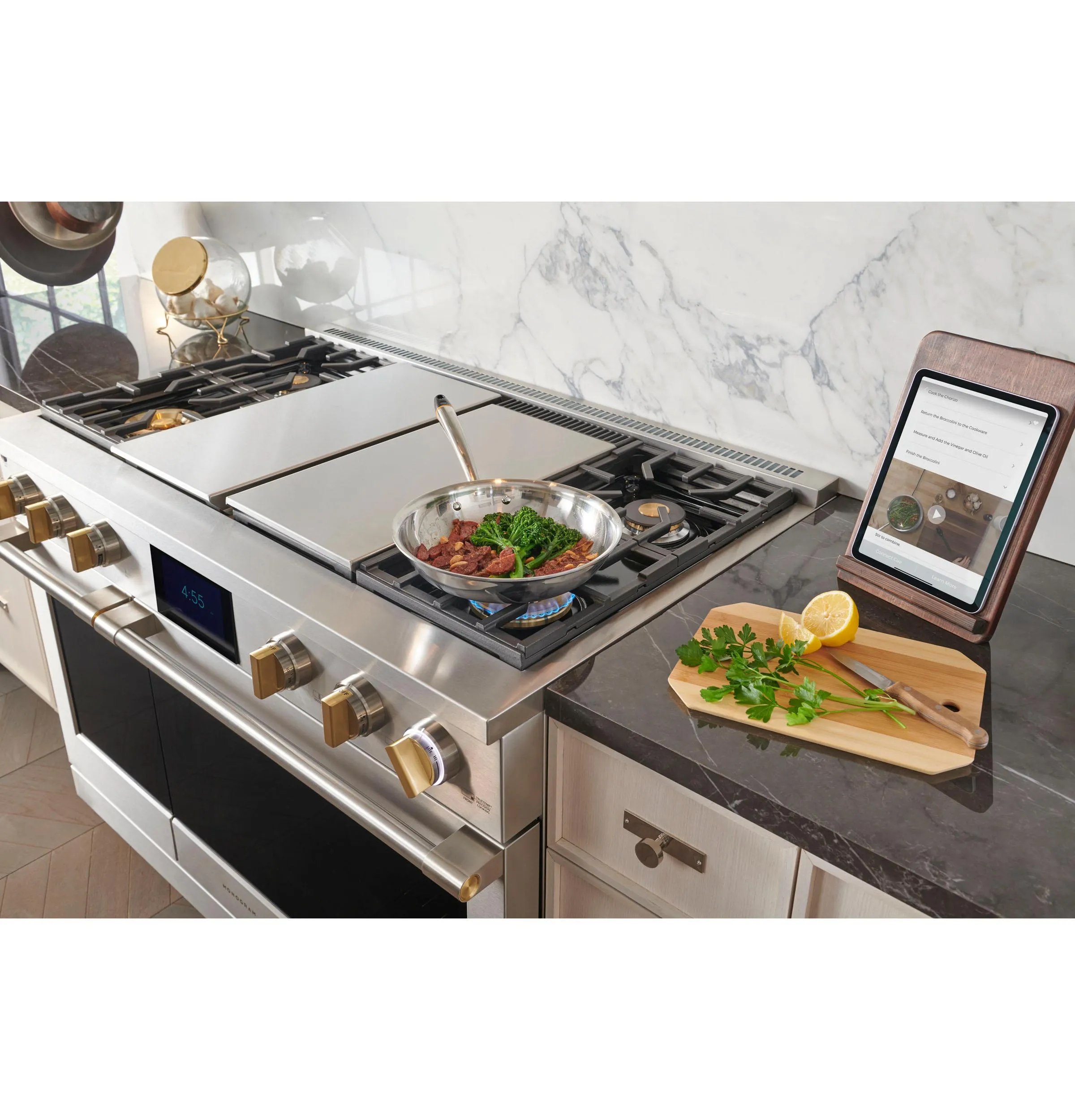 Monogram ZDP484NGTSS Monogram 48 Dual-Fuel Professional Range With 4 Burners. Grill. And Griddle