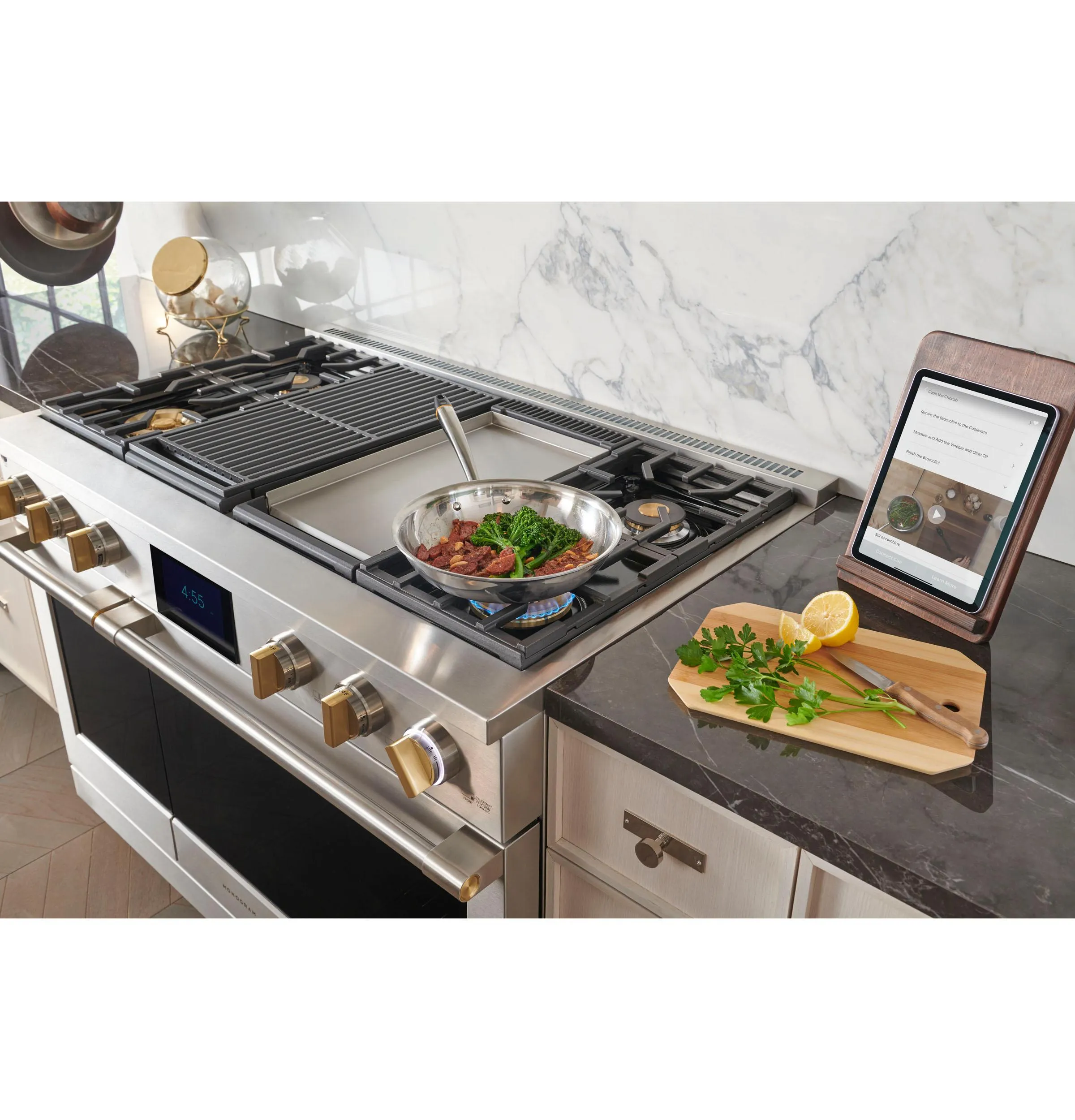 Monogram ZDP484NGTSS Monogram 48 Dual-Fuel Professional Range With 4 Burners. Grill. And Griddle