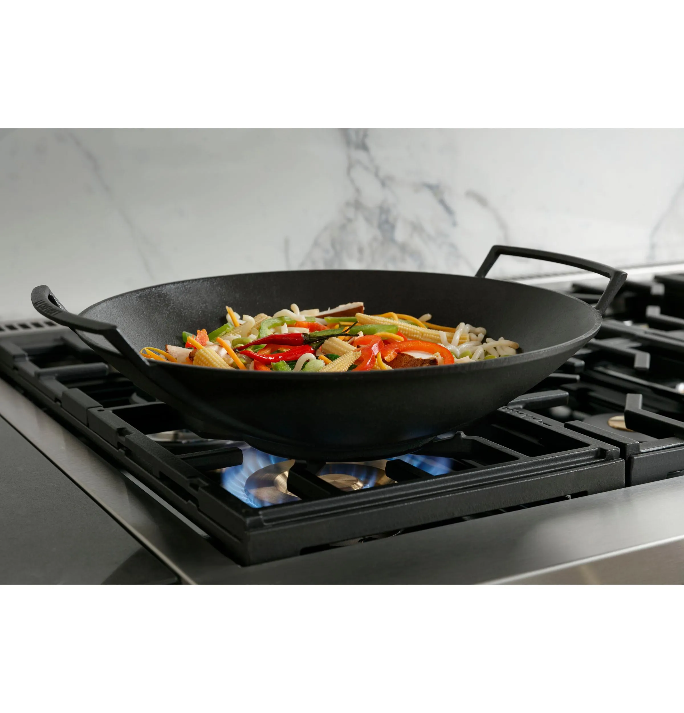 Monogram ZDP484NGTSS Monogram 48 Dual-Fuel Professional Range With 4 Burners. Grill. And Griddle