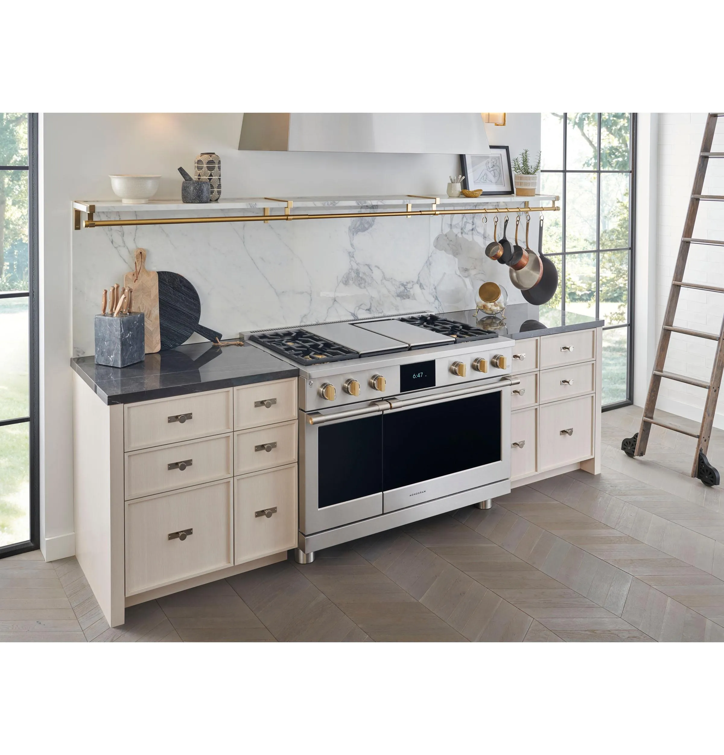 Monogram ZDP484NGTSS Monogram 48 Dual-Fuel Professional Range With 4 Burners. Grill. And Griddle