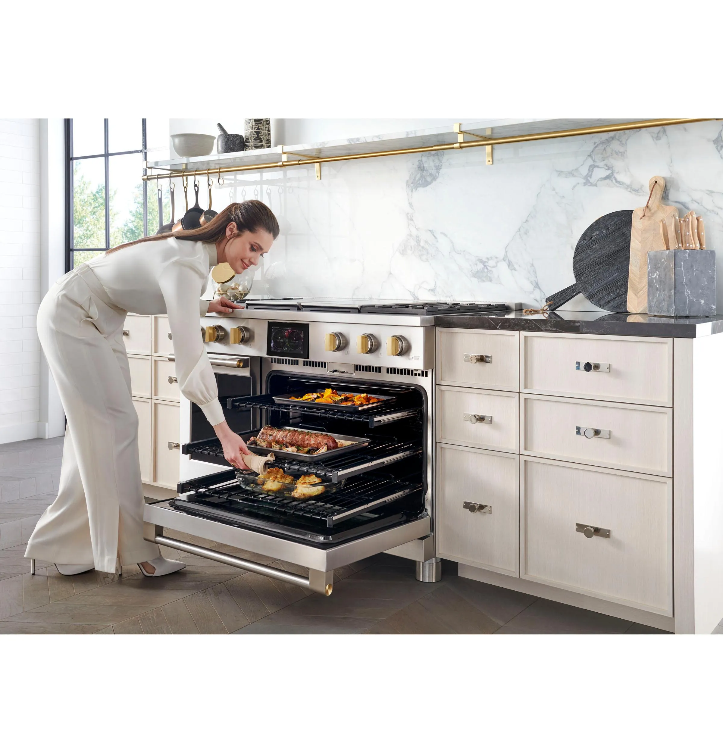 Monogram ZDP484NGTSS Monogram 48 Dual-Fuel Professional Range With 4 Burners. Grill. And Griddle