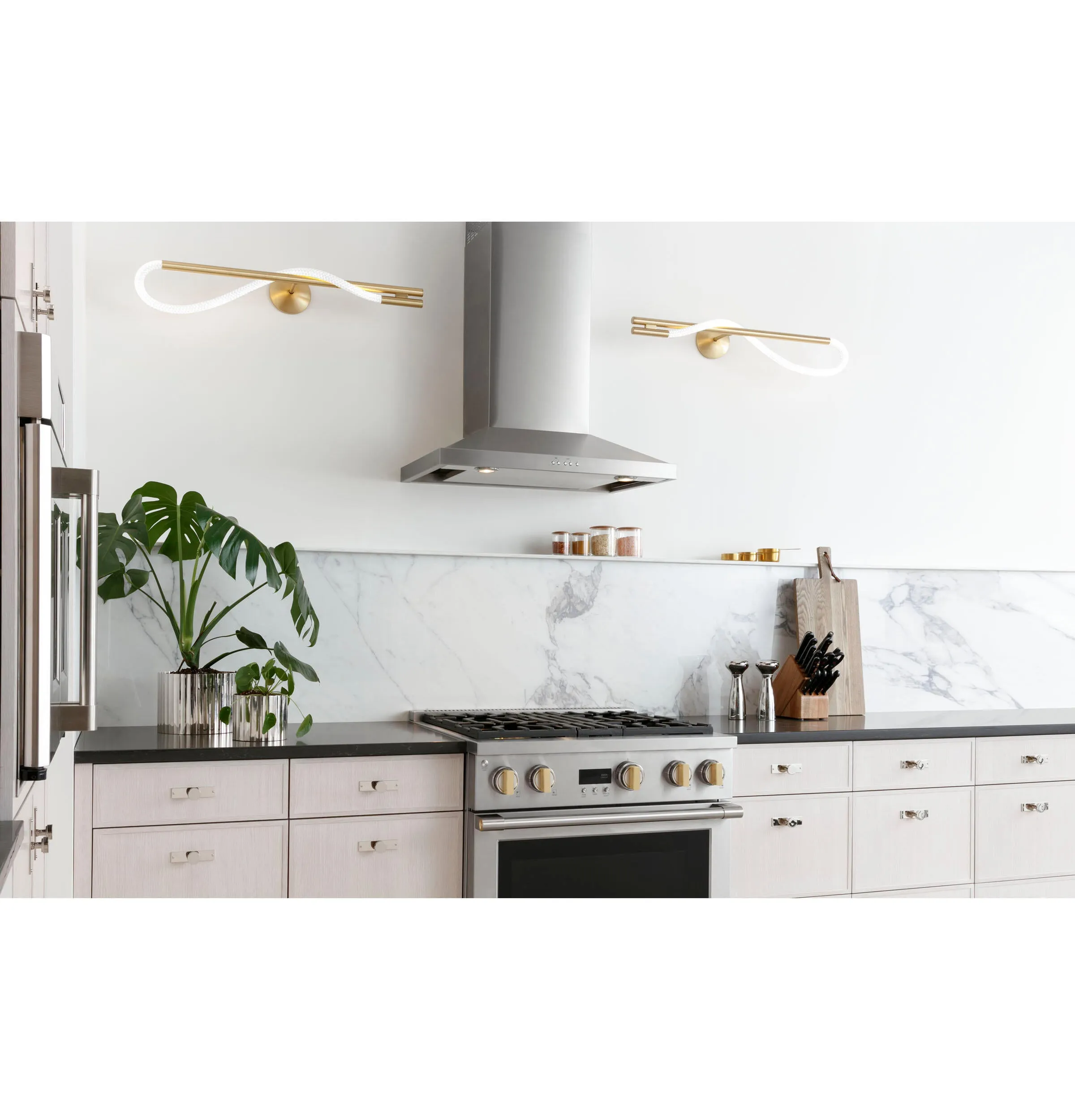 Monogram ZGP304NTSS Monogram 30 All Gas Professional Range With 4 Burners (Natural Gas)