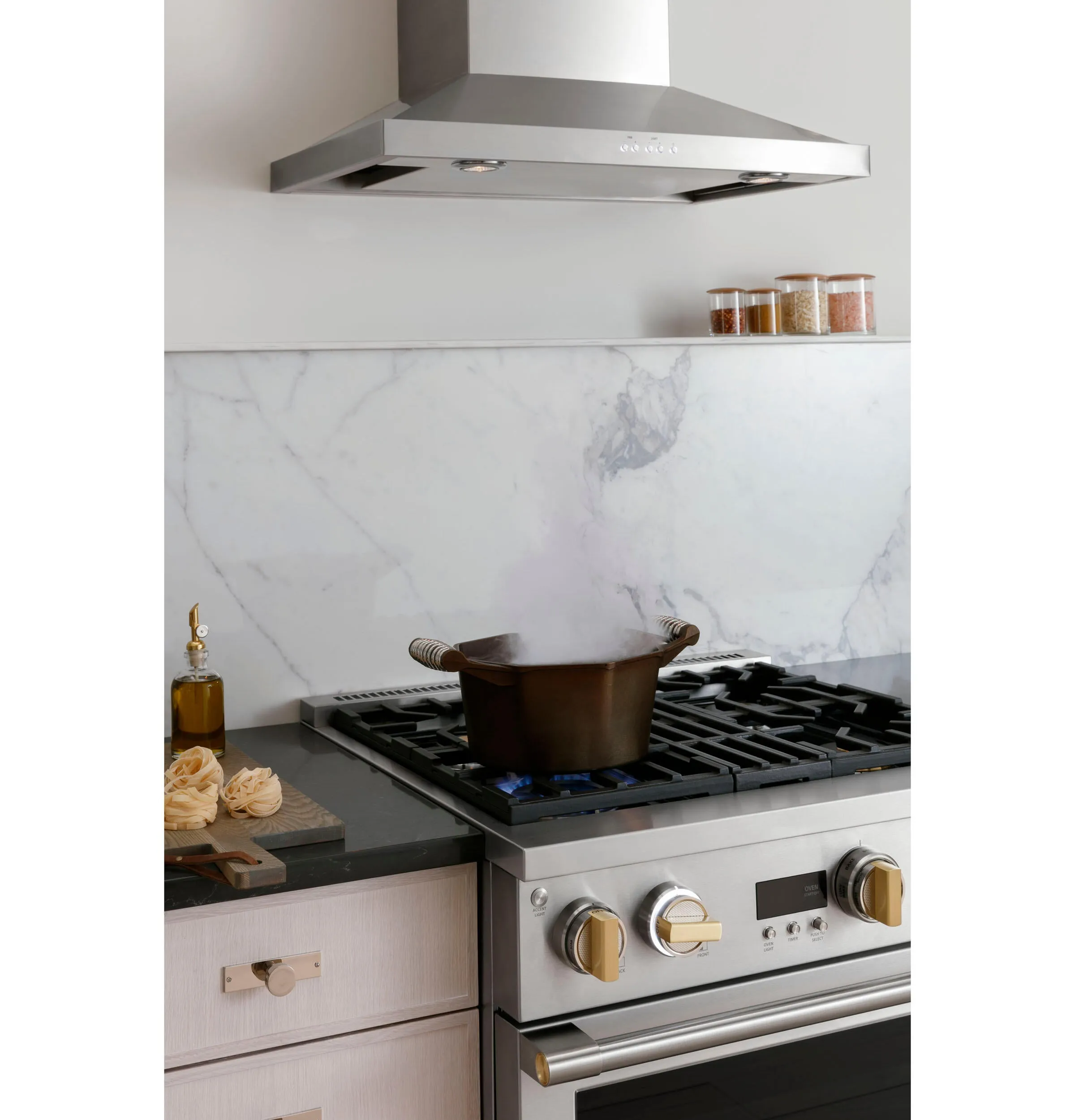Monogram ZGP304NTSS Monogram 30 All Gas Professional Range With 4 Burners (Natural Gas)