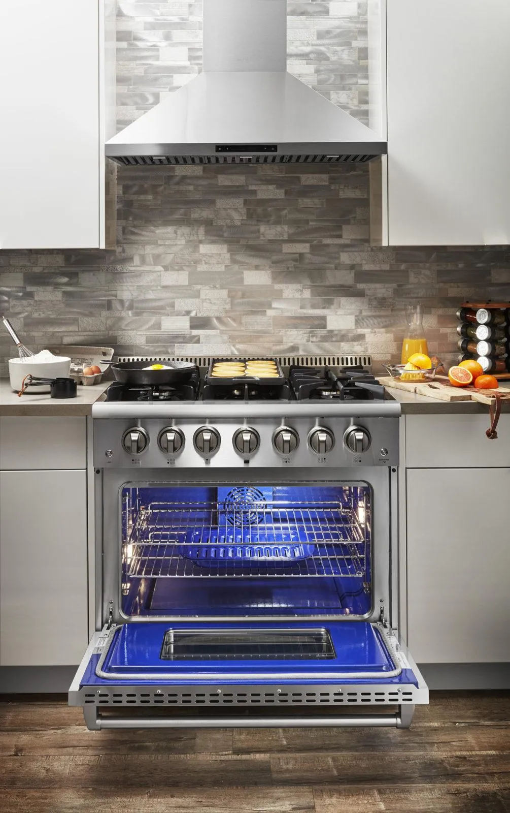 Thor Kitchen HRG3618ULP 36 Inch Professional Liquid Propane Gas Range In Stainless Steel