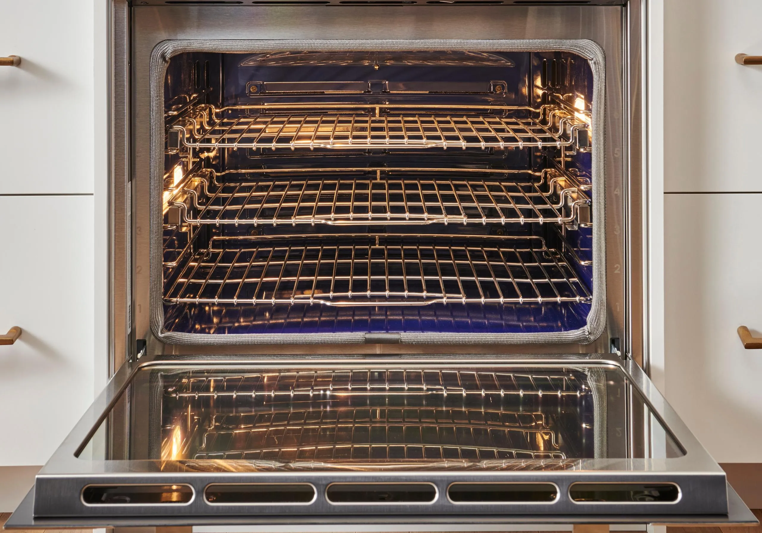 Wolf SO3050CMB 30 M Series Contemporary Built-In Single Oven