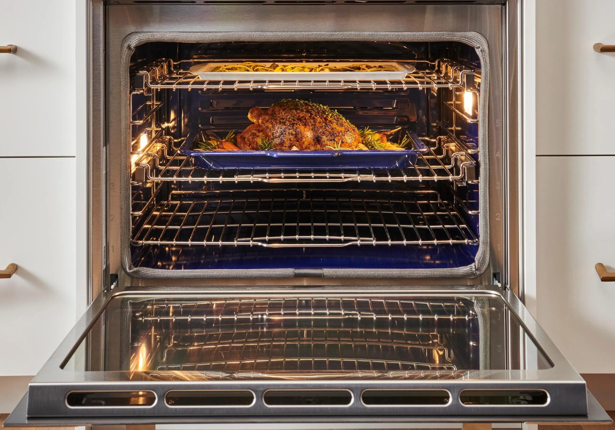 Wolf SO3050CMB 30 M Series Contemporary Built-In Single Oven